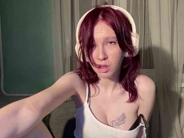 KarriMcinroy webcam