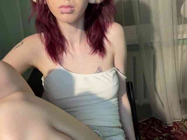 KarriMcinroy webcam
