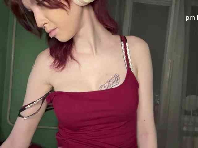 KarriMcinroy webcam