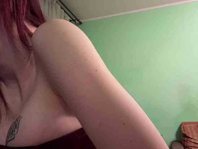 KarriMcinroy webcam