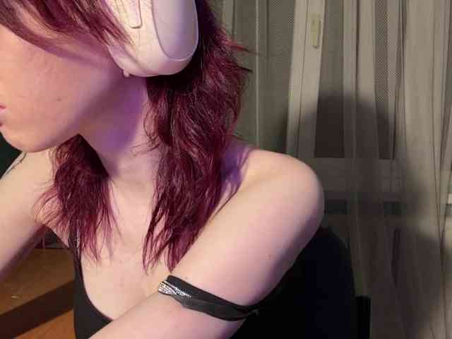 KarriMcinroy webcam