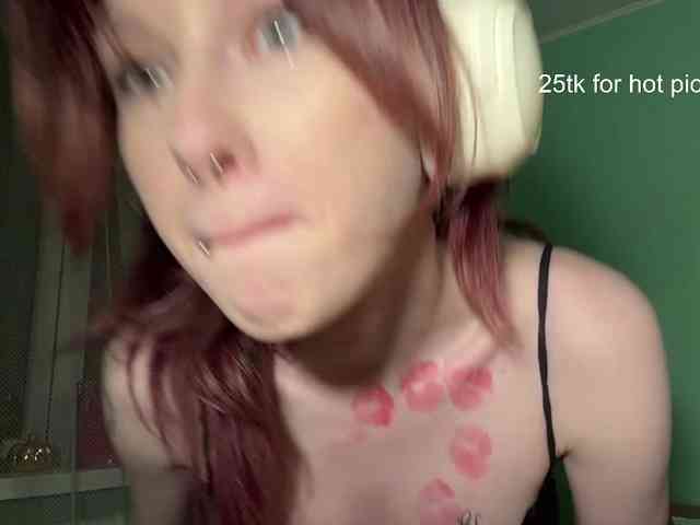 KarriMcinroy webcam