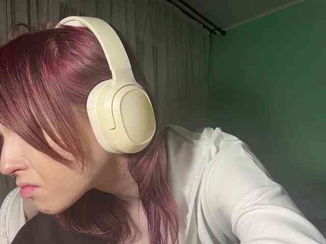 KarriMcinroy webcam