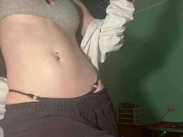 KarriMcinroy webcam
