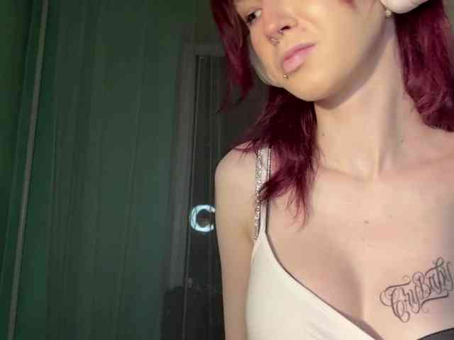 KarriMcinroy webcam
