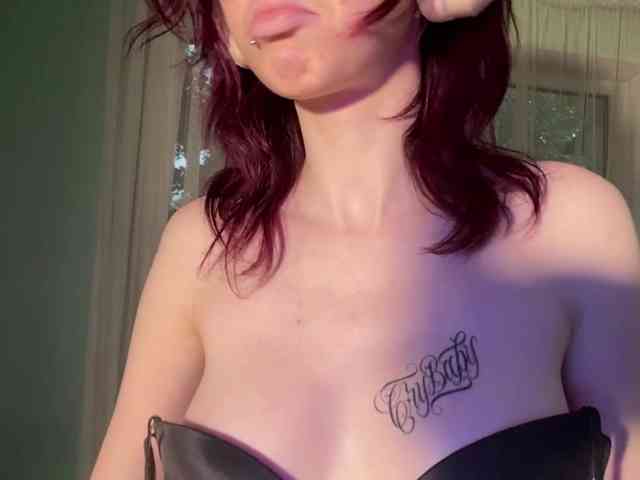 KarriMcinroy webcam