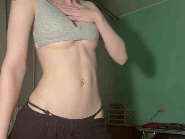 KarriMcinroy webcam