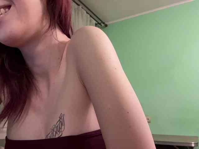 KarriMcinroy webcam