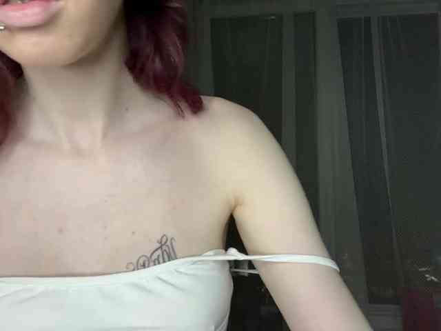 KarriMcinroy webcam