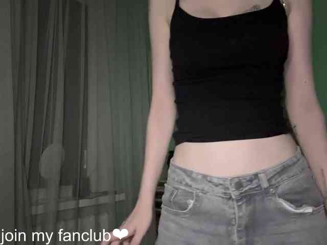 KarriMcinroy webcam