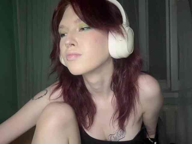 KarriMcinroy webcam