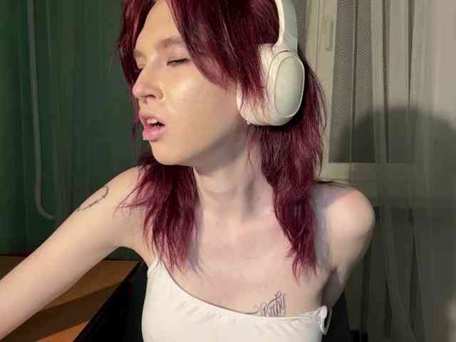 KarriMcinroy webcam