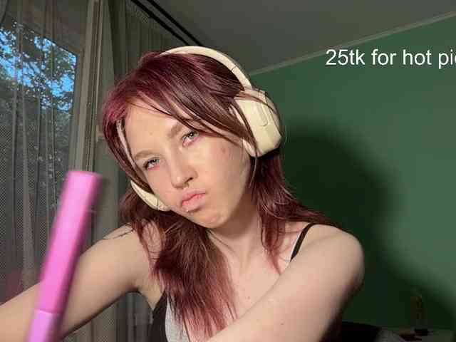 KarriMcinroy webcam