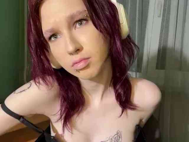 KarriMcinroy webcam