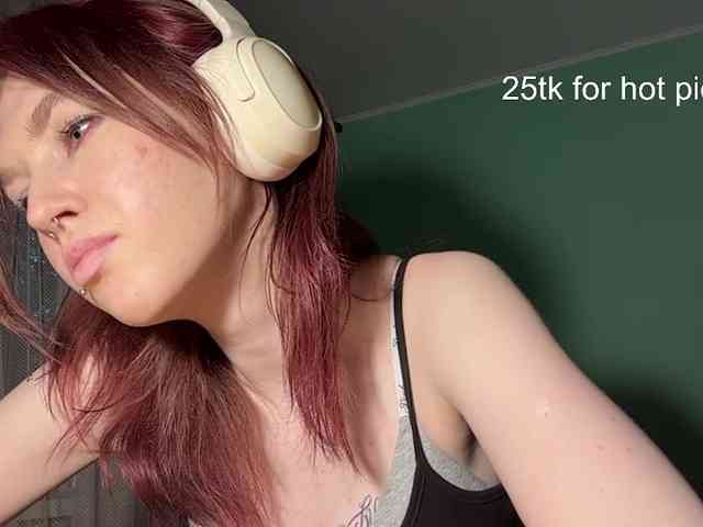 KarriMcinroy webcam