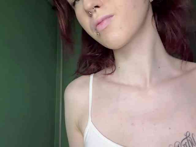KarriMcinroy webcam