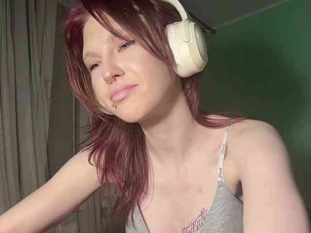 KarriMcinroy webcam