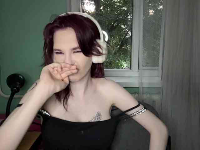 KarriMcinroy webcam