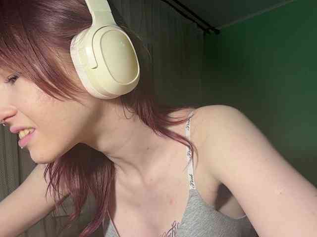 KarriMcinroy webcam