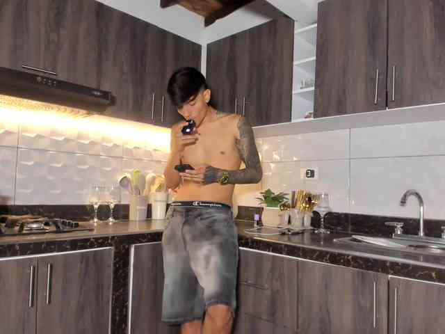 Luxury-couple-cute webcam