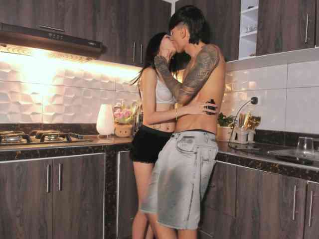 Luxury-couple-cute webcam