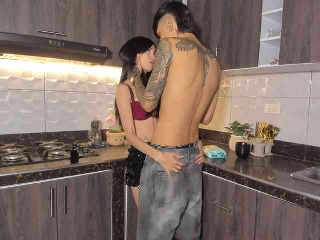 Luxury-couple-cute webcam
