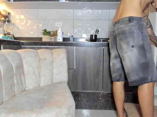 Luxury-couple-cu... Live Webcam on BongaCams