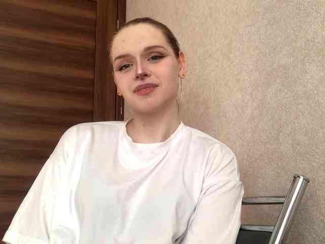 PolinaMins webcam