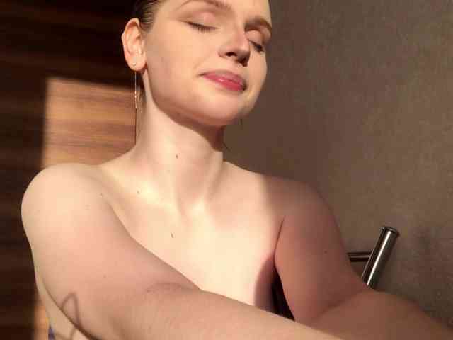 PolinaMins webcam