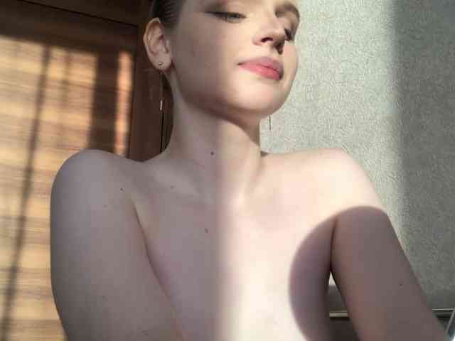 PolinaMins webcam