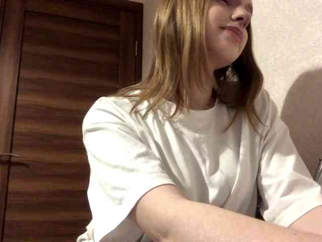 PolinaMins webcam
