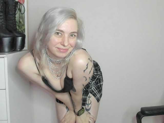 velvetanne live cam on BongaCams