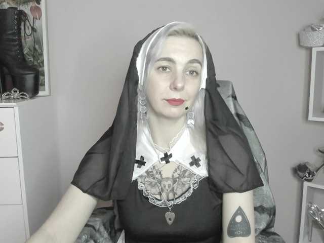 velvetanne in webcam