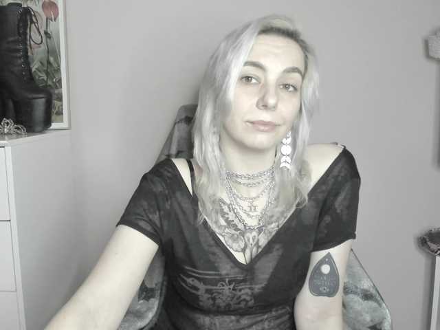 velvetanne live cam on BongaCams