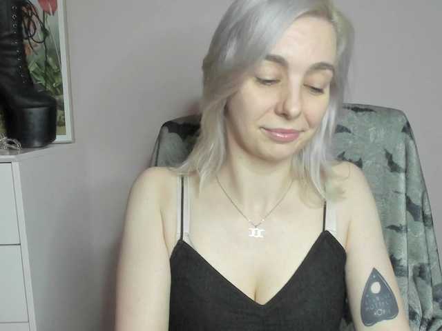 velvetanne live cam on BongaCams