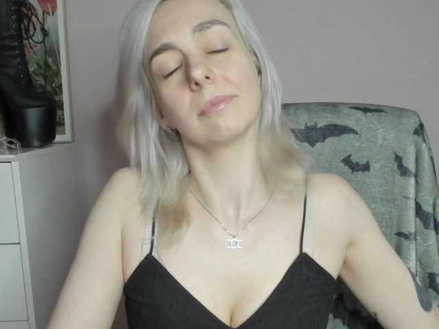 velvetanne live cam on BongaCams