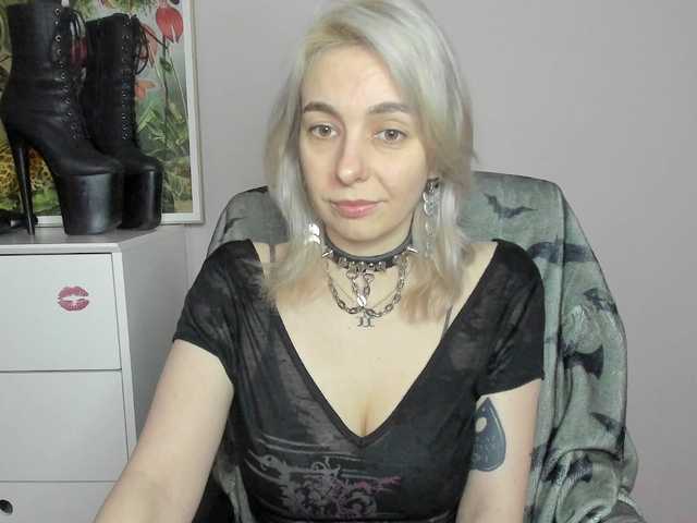 velvetanne live cam on BongaCams