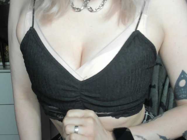 velvetanne live cam on BongaCams