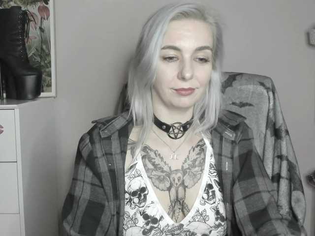 velvetanne live cam on BongaCams