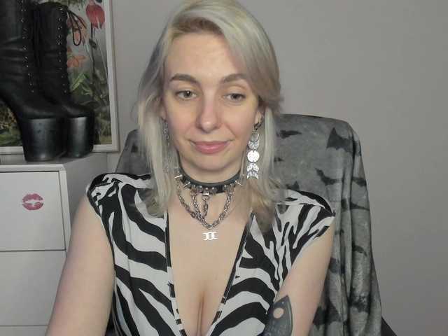 velvetanne live cam on BongaCams