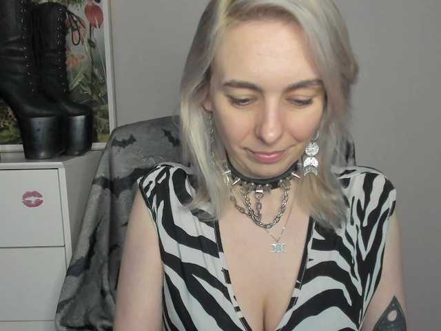 velvetanne live cam on BongaCams