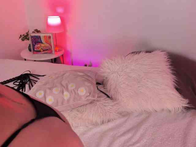 SweetFire-moon1 webcam