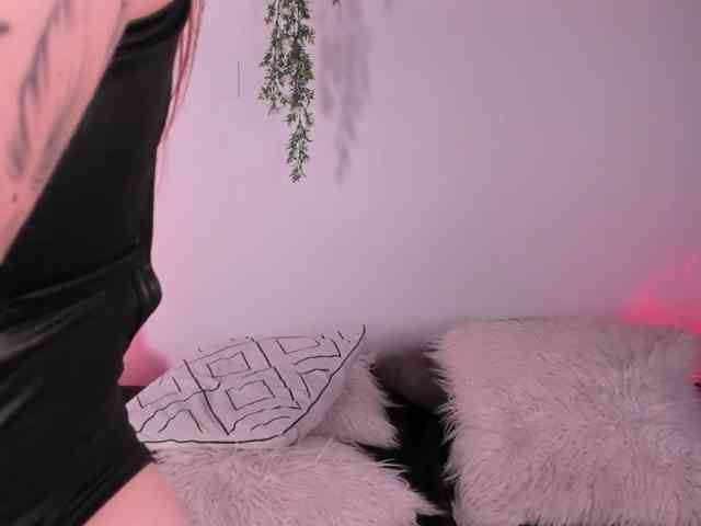 SweetFire-moon1 webcam