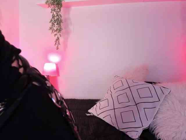 SweetFire-moon1 webcam