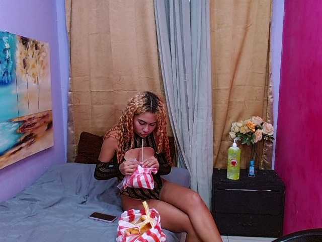 bitchdestroy live cam on BongaCams