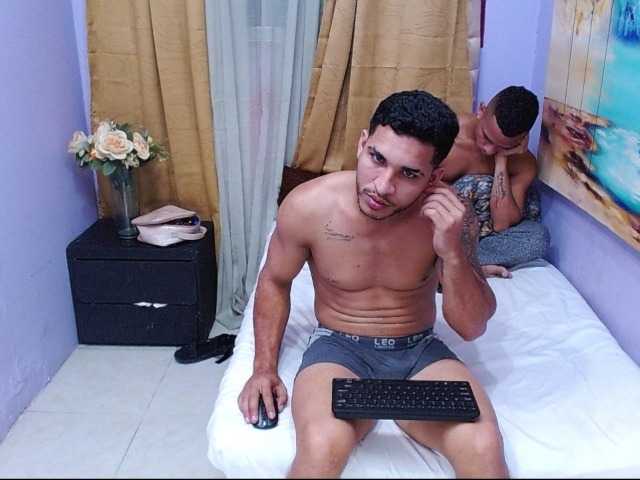Bitchdestroy live cam