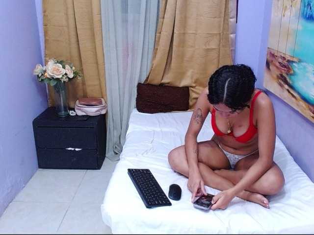 bitchdestroy live cam on BongaCams