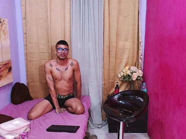 bitchdestroy live cam on BongaCams