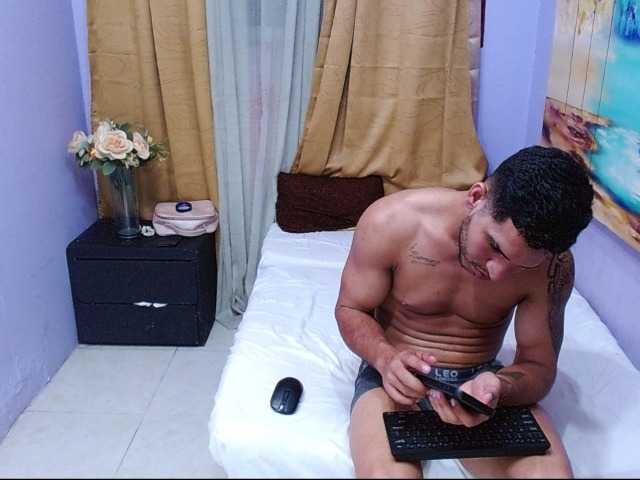 bitchdestroy live cam on BongaCams