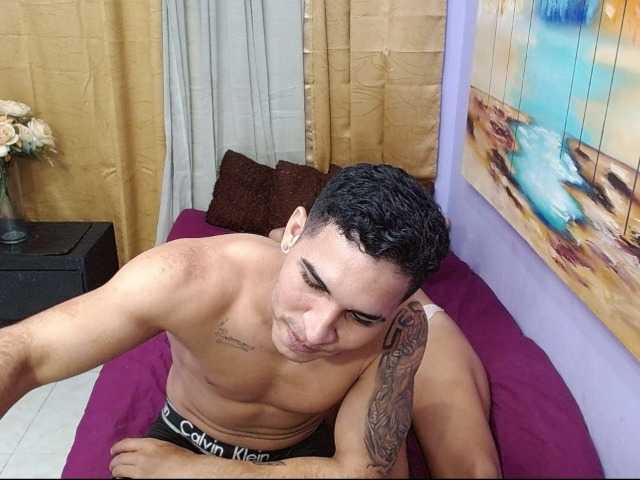 bitchdestroy live cam on BongaCams
